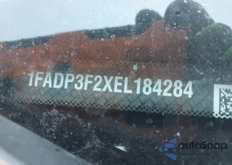 2014 Ford Focus Se z USA, uszkodzony, nr VIN 1FADP3F2XEL184284